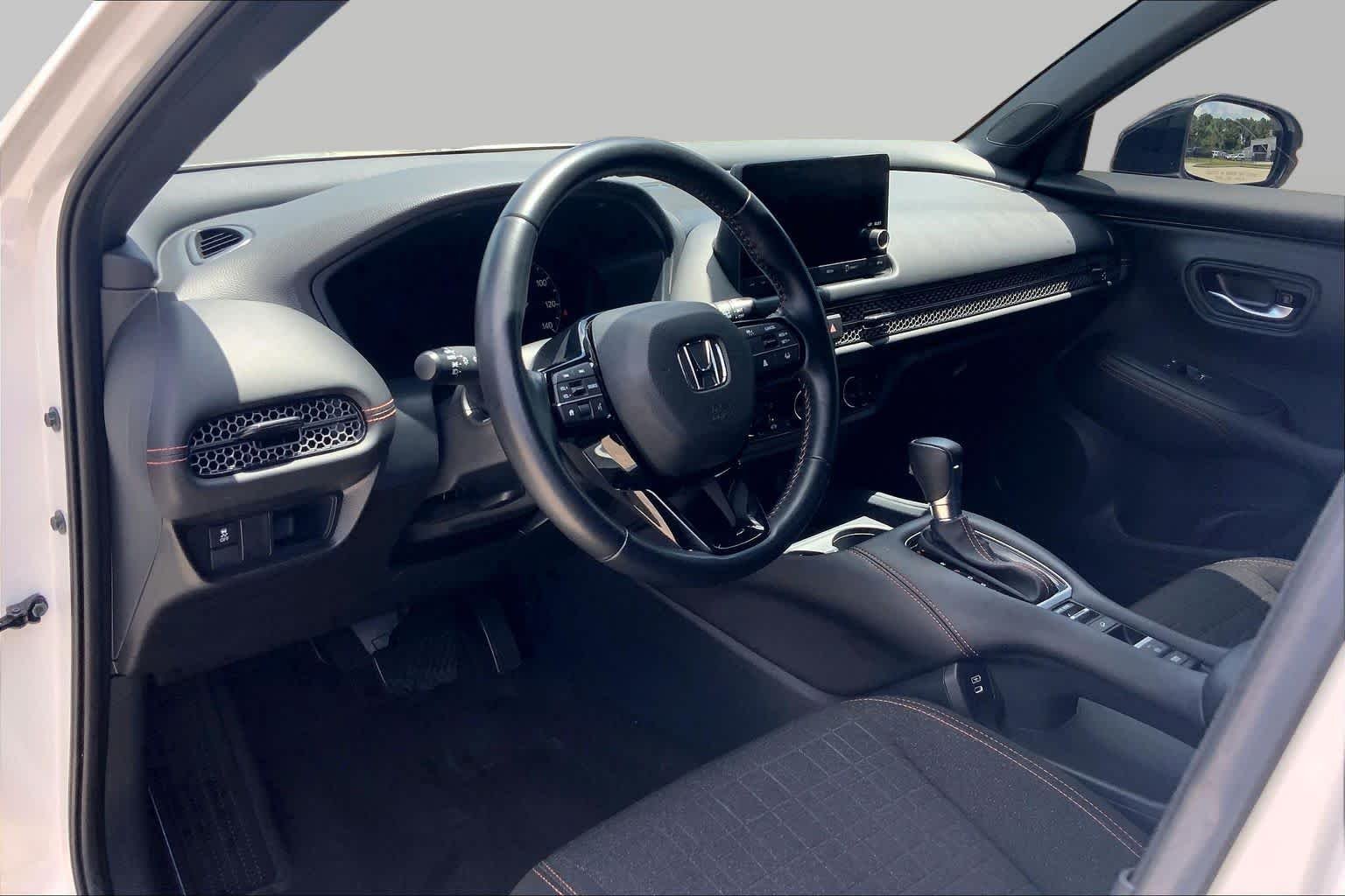 Used 2025 Platinum White Pearl Honda Sport image 17