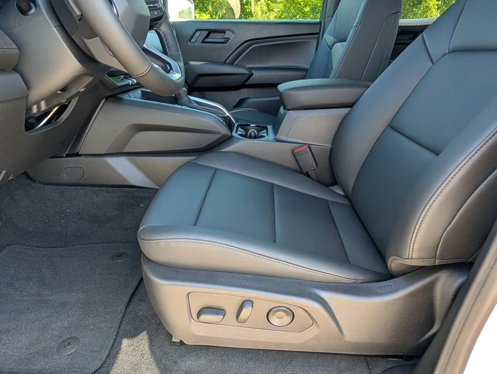 New 2026 Summit White Chevrolet Trail Boss image 10