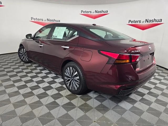Used 2024 Red Nissan 2.5 SV image 28