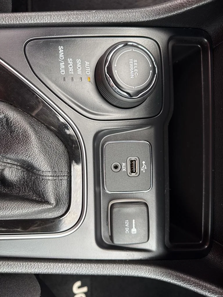 Used 2019 Black Jeep Limited image 41