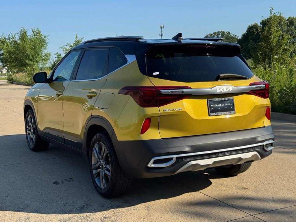 Used 2023 Yellow Kia S image 3