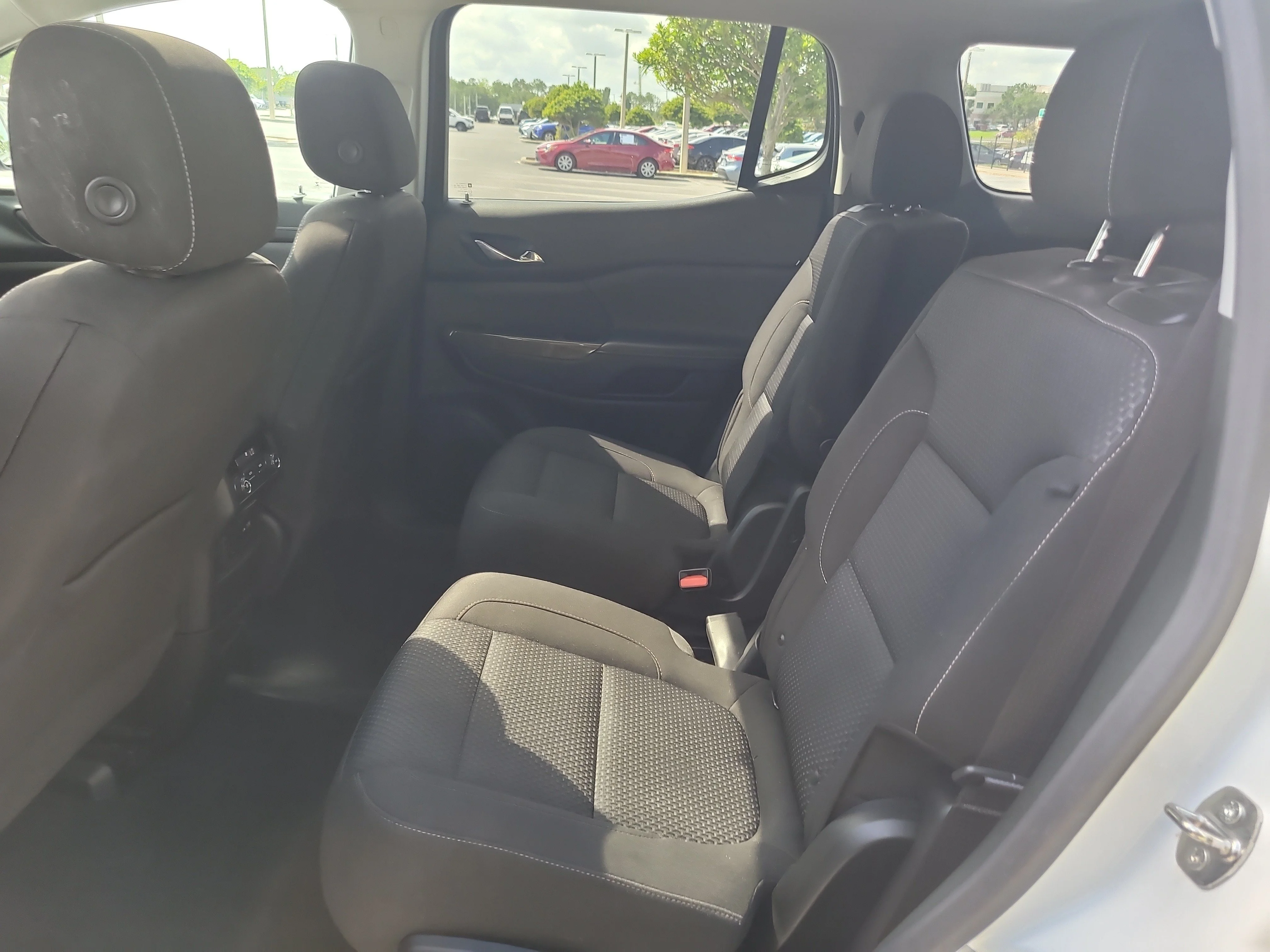 Used 2023 Summit White GMC SLE image 12