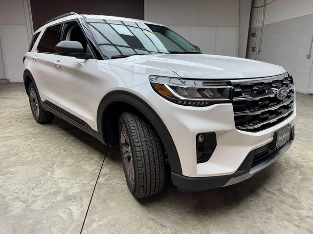 New 2026 Star White Metallic Tri-Coat Ford Active image 7