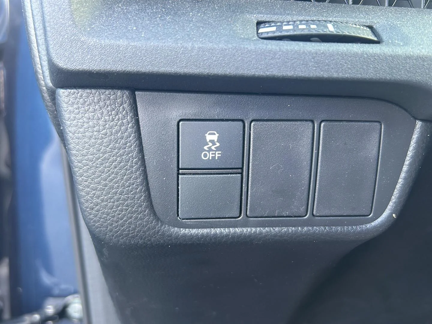 Used 2025 Canyon River Blue Metallic Honda EX image 21