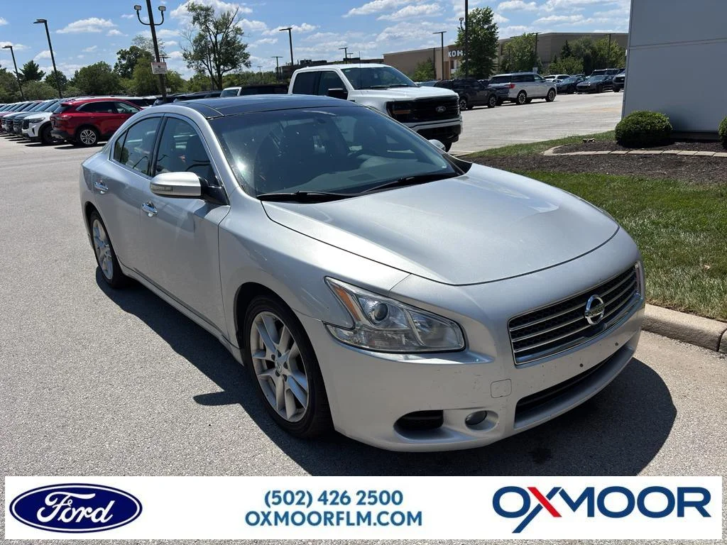Used 2009 Radiant Silver Metallic Nissan 3.5 SV w/Premium Pkg image 1