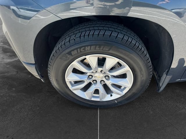 Used 2021 Shadow Gray Metallic Chevrolet Custom image 9