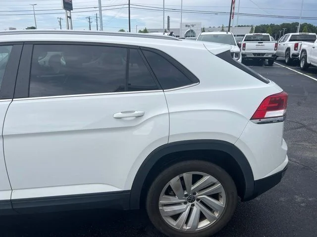 Used 2021 White Volkswagen 2.0T SE w/Technology image 6