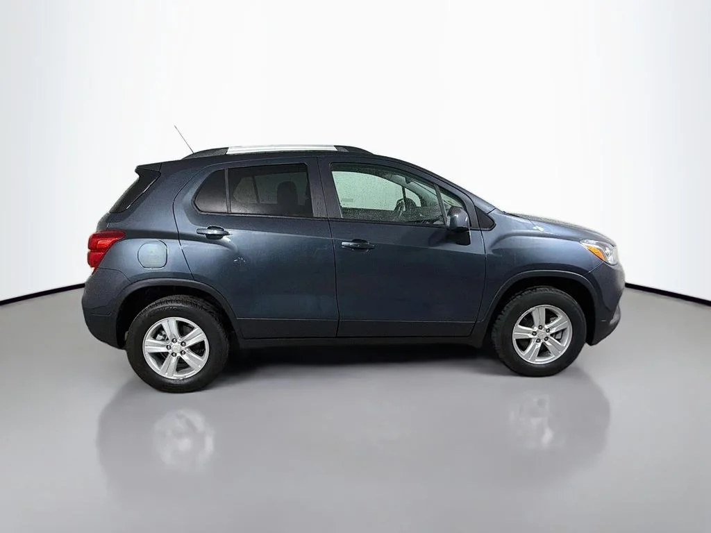 Used 2022 Gray Chevrolet LT image 5
