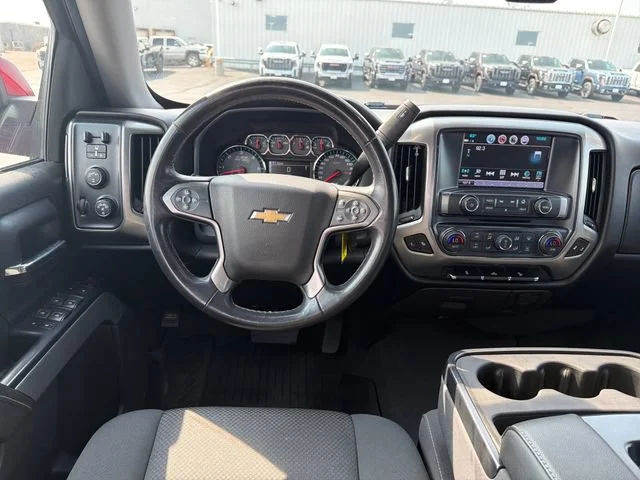 Used 2018 CAJUN RED TINTCOAT Chevrolet LT image 16