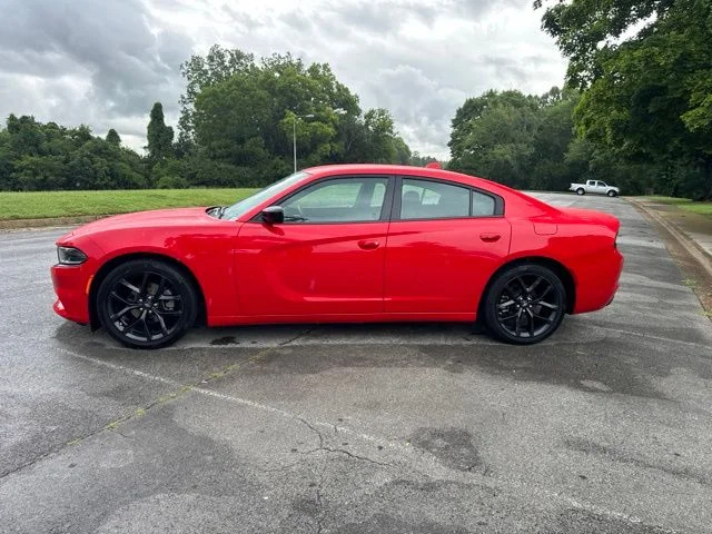 Used 2023 Red Dodge SXT image 4
