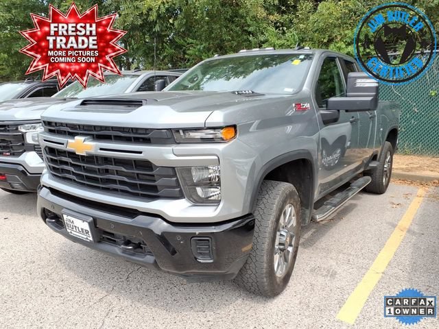 Used 2025 Sterling Gray Metallic Chevrolet Custom image 1