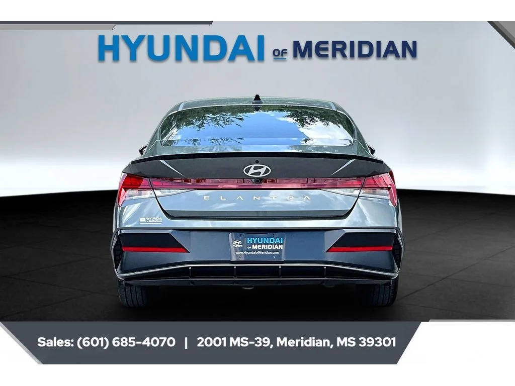 Used 2026 Amazon Gray Hyundai SEL Sport Premium image 4