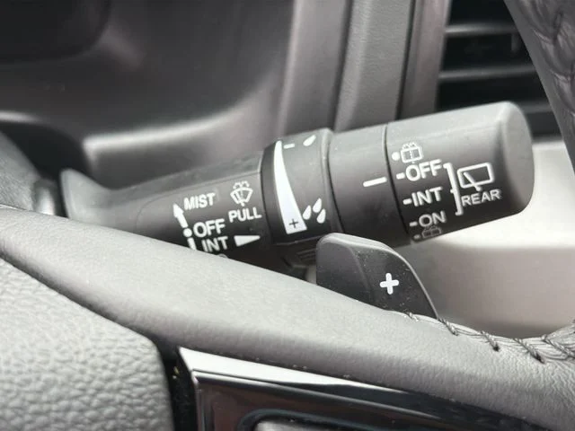 Used 2025  Honda EX-L image 31
