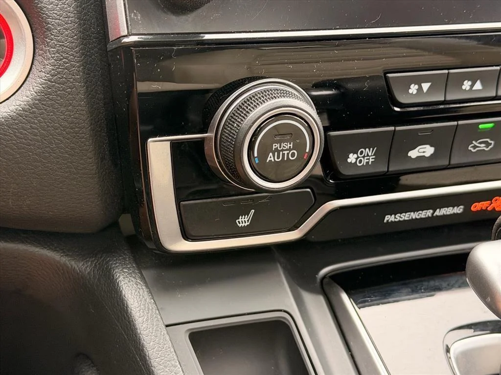 Used 2017  Honda EX image 23