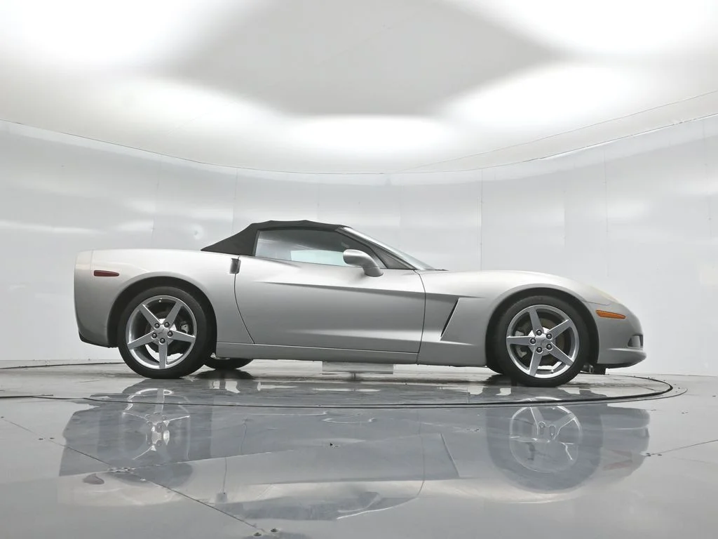 Used 2005 Silver Chevrolet Base image 41