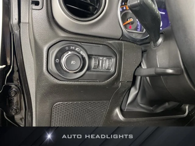 Used 2022 Black Jeep Sport S image 22