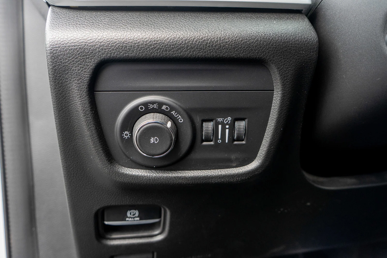 Used 2023 Bright White Clearcoat Jeep Limited image 16