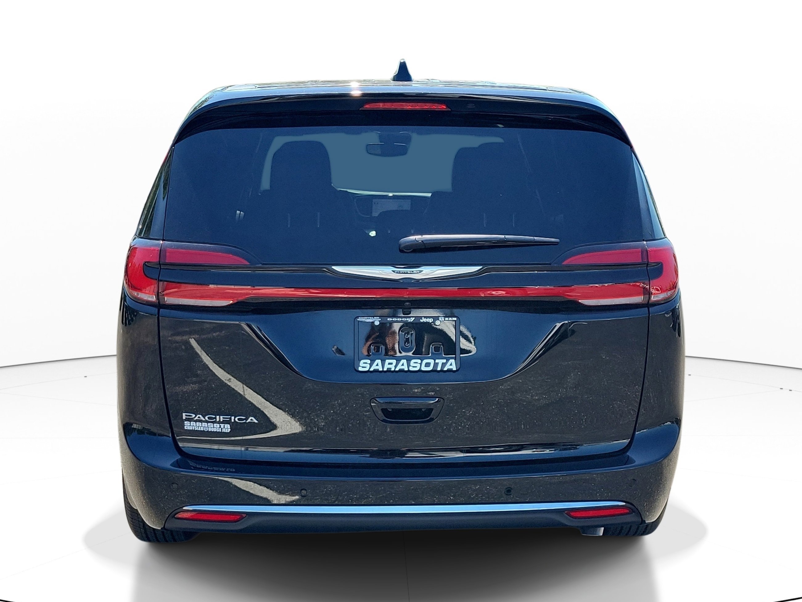 New 2026 Diamond Black Crystal Pearl-Coat Exterior Paint Chrysler Select image 5