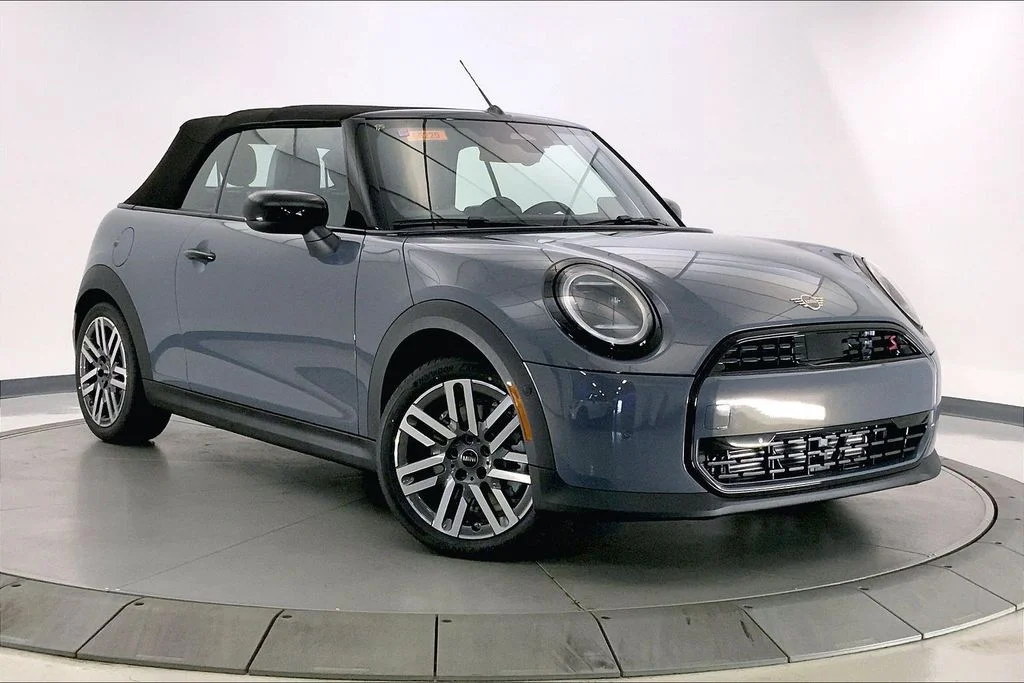 2026 MINI Convertible Cooper S Signature's photo