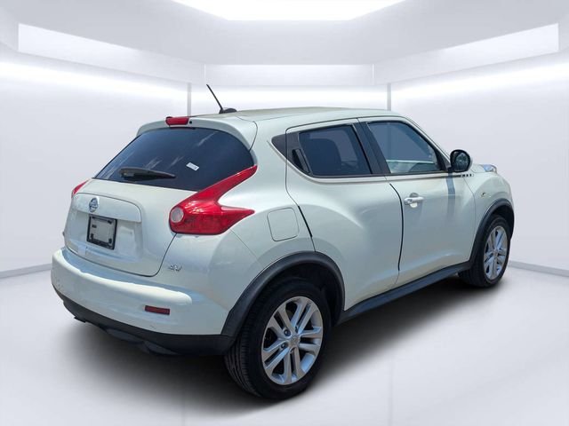 Used 2011 White Nissan SV image 3