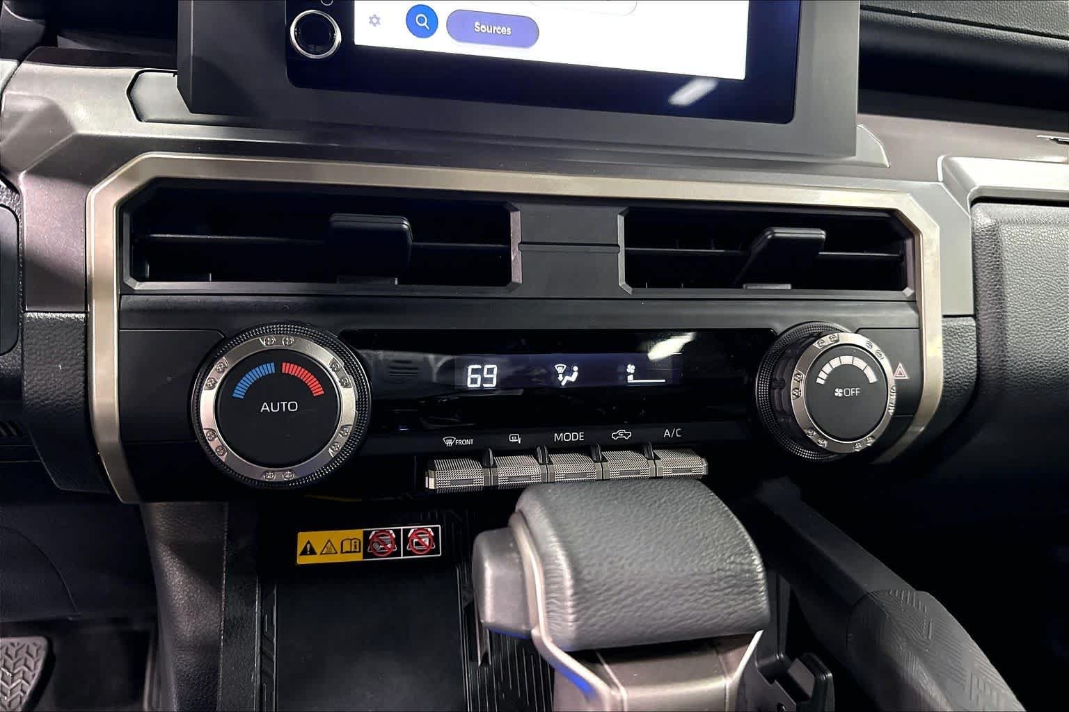 Used 2025 Underground Toyota SR5 image 35