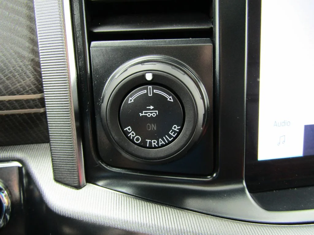 Used 2022 Agate Black Metallic Ford Platinum image 35