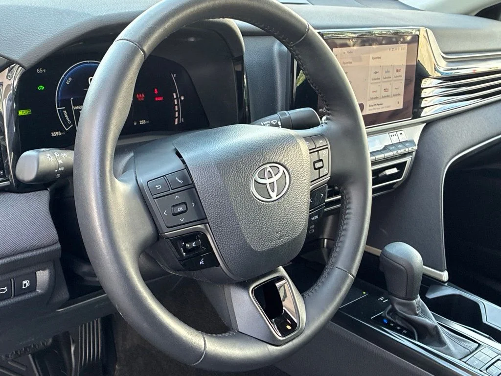 Used 2026  Toyota LE image 19
