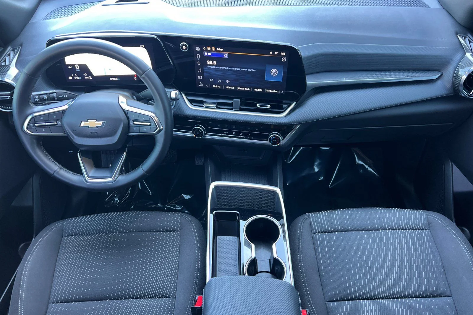 Used 2025 White Chevrolet LT image 10