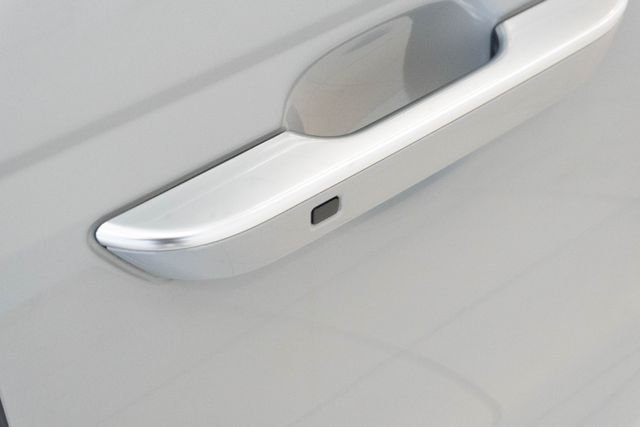 Used 2025 White Kia SX Prestige image 38