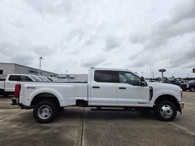 New 2026 Oxford White Ford F-350® XLT image 6