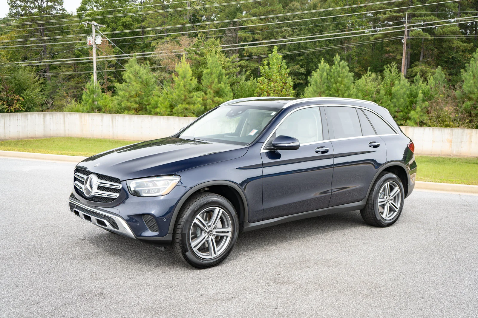 Used 2021  Mercedes-Benz GLC 300 image 3