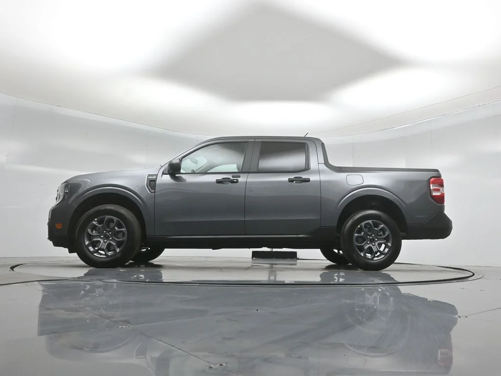 New 2026 Carbonized Gray Metallic Ford XLT image 7
