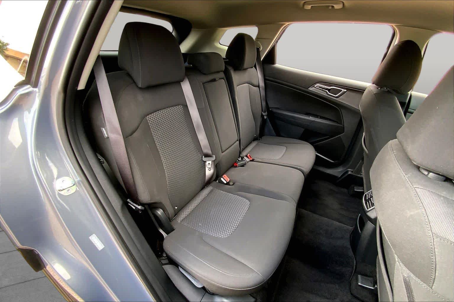 Used 2025 Everlasting Silver Kia LX image 20