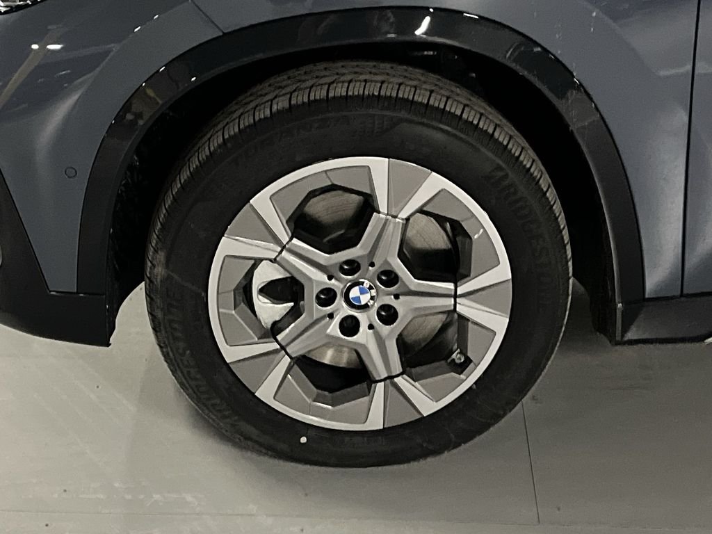 Used 2026 Storm Bay Metallic BMW xDrive28i image 10