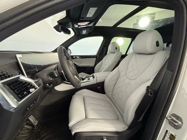 New 2026 Mineral White Metallic BMW xDrive40i image 11