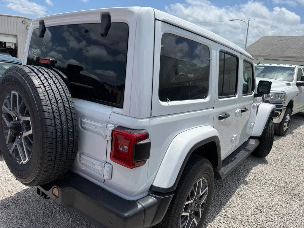 New 2026 White/off-white Jeep Sahara image 5