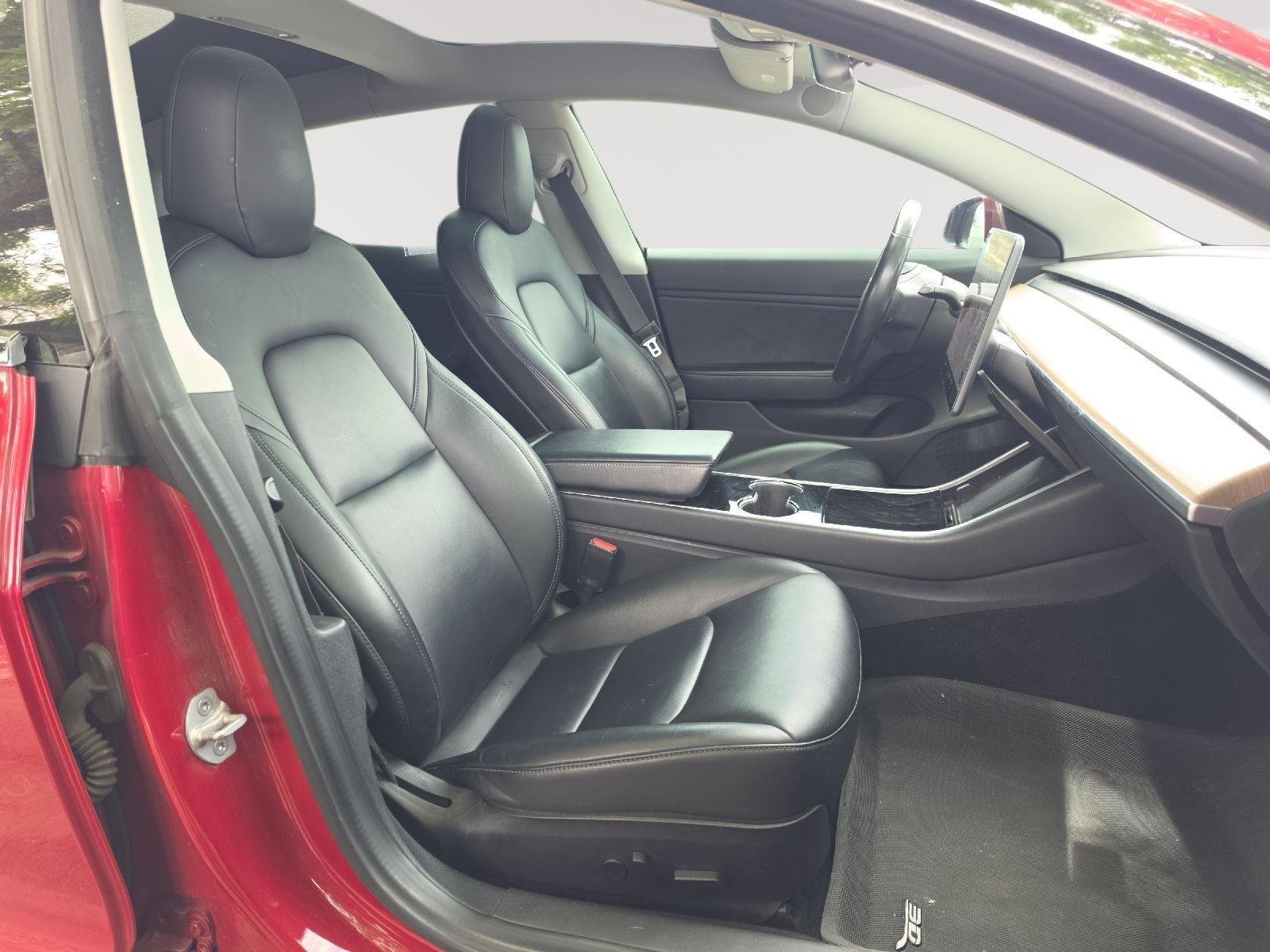 Used 2018  Tesla Long Range Battery image 25