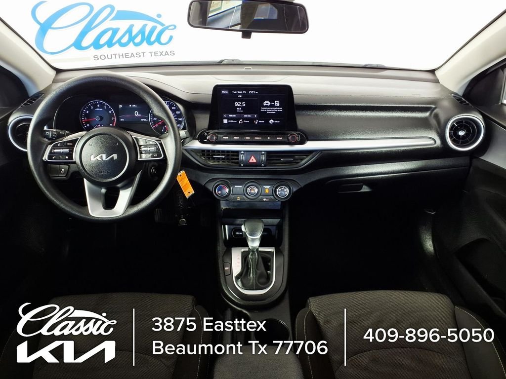 Used 2023 White Kia LXS image 15