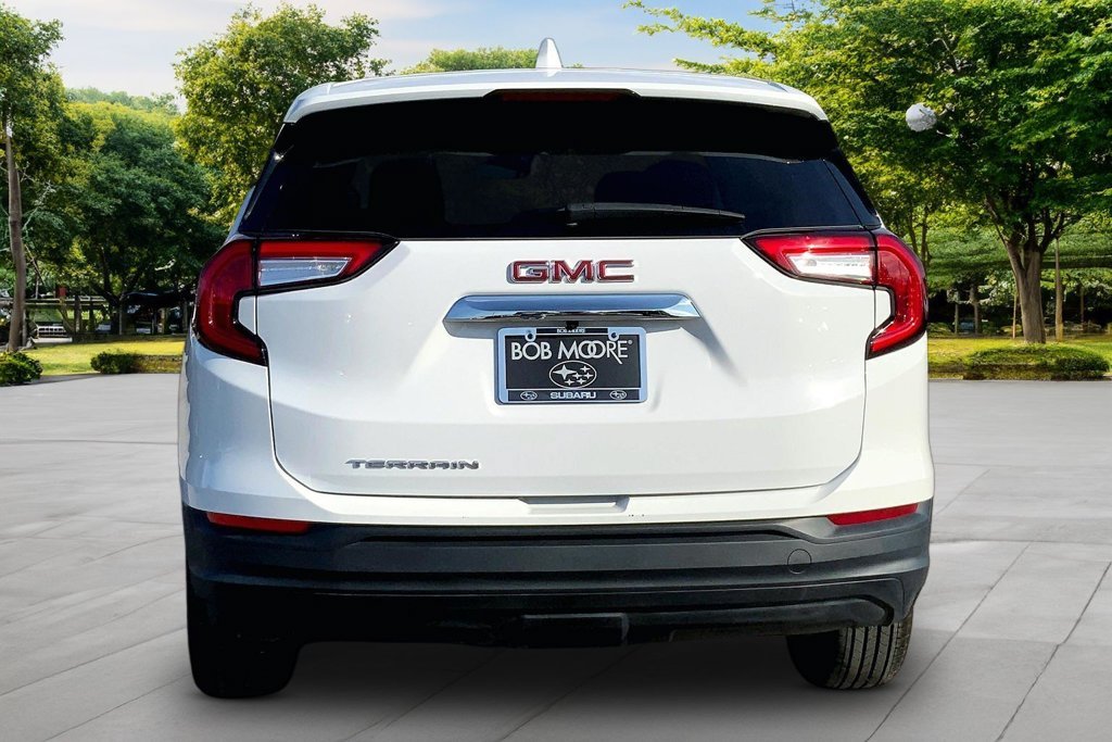 Used 2024 White GMC SLE image 5