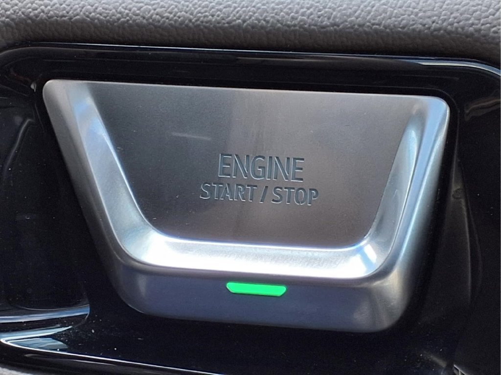 Used 2025 White GMC Denali image 16