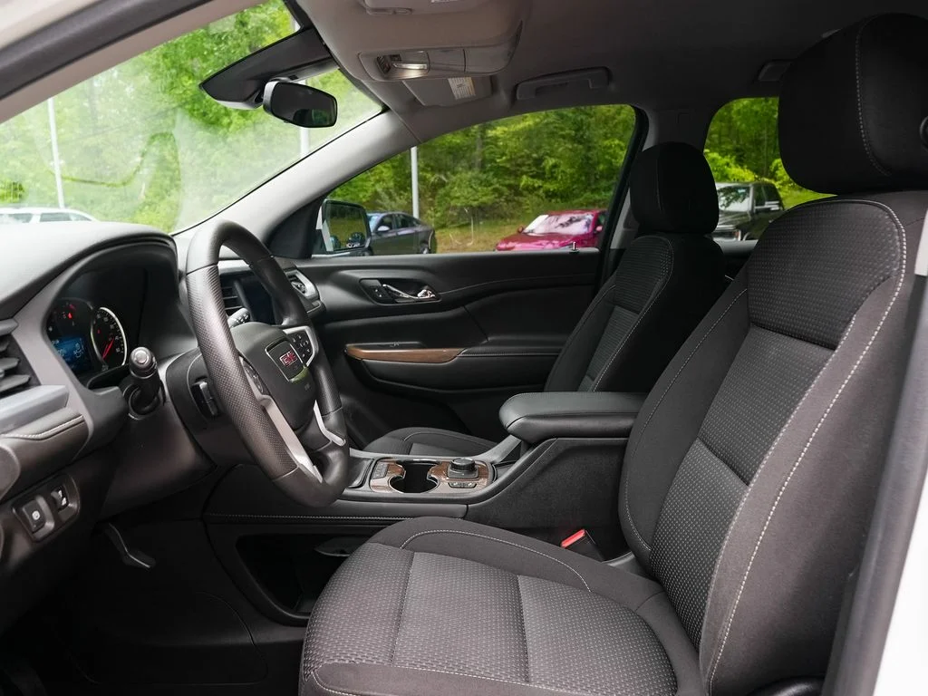 Used 2022 White GMC SLE image 36