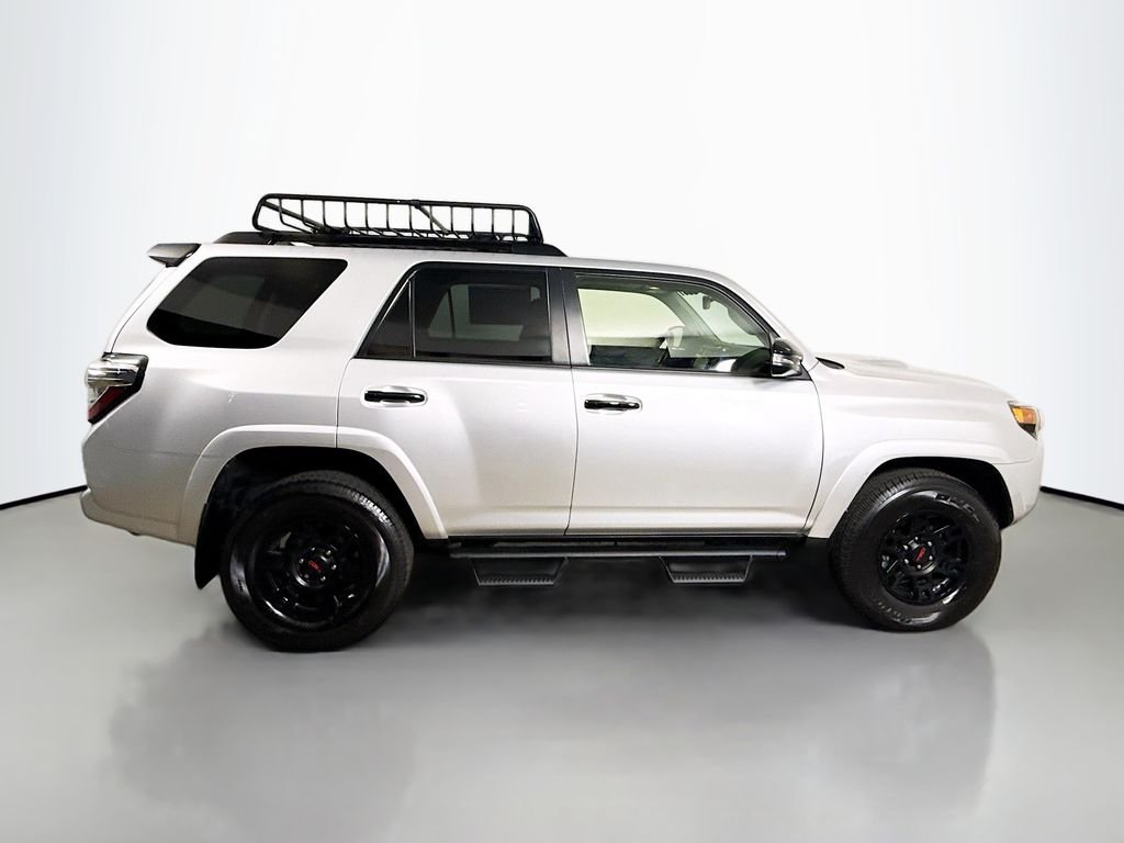Used 2021 Classic Silver Metallic Toyota Venture image 8