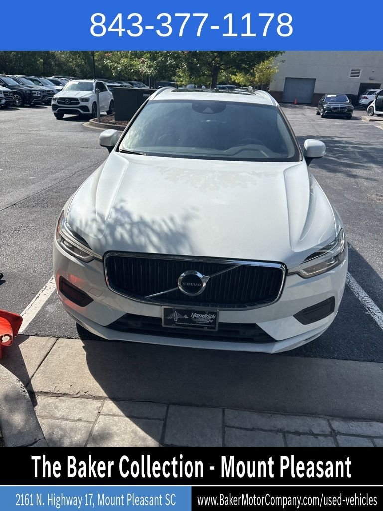 Used 2019 White Volvo T5 Momentum image 1