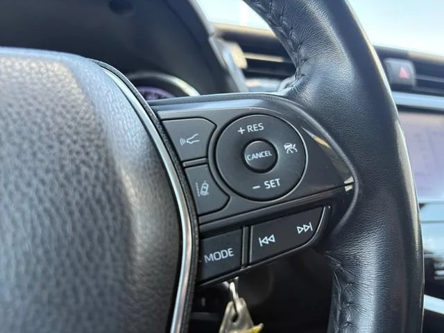 Used 2019 White Toyota SE image 25