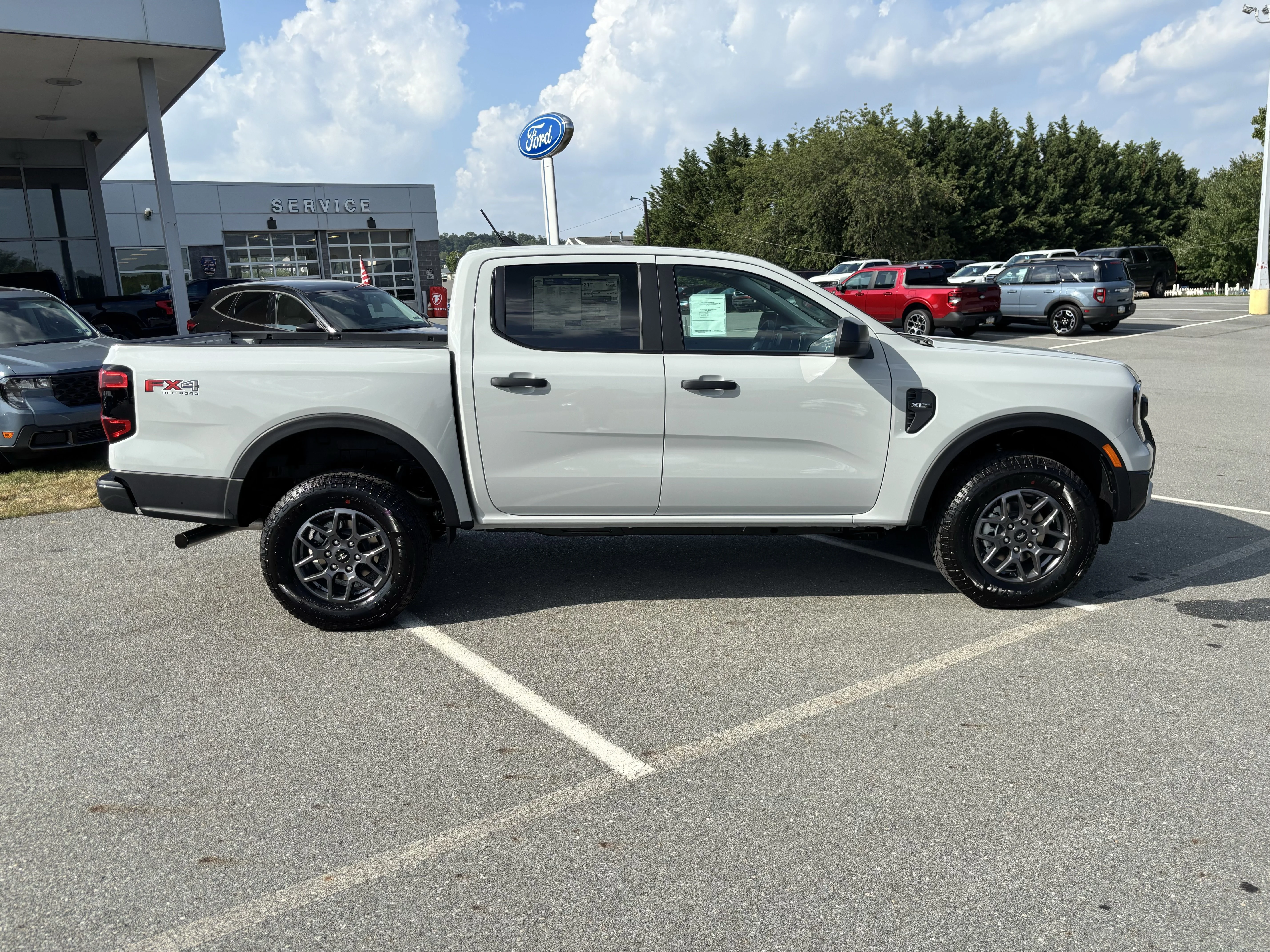 New 2026 Avalanche Ford XLT image 7