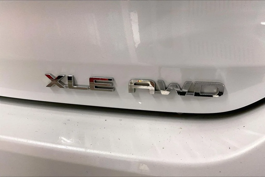 Used 2023 Beige Toyota XLE image 11