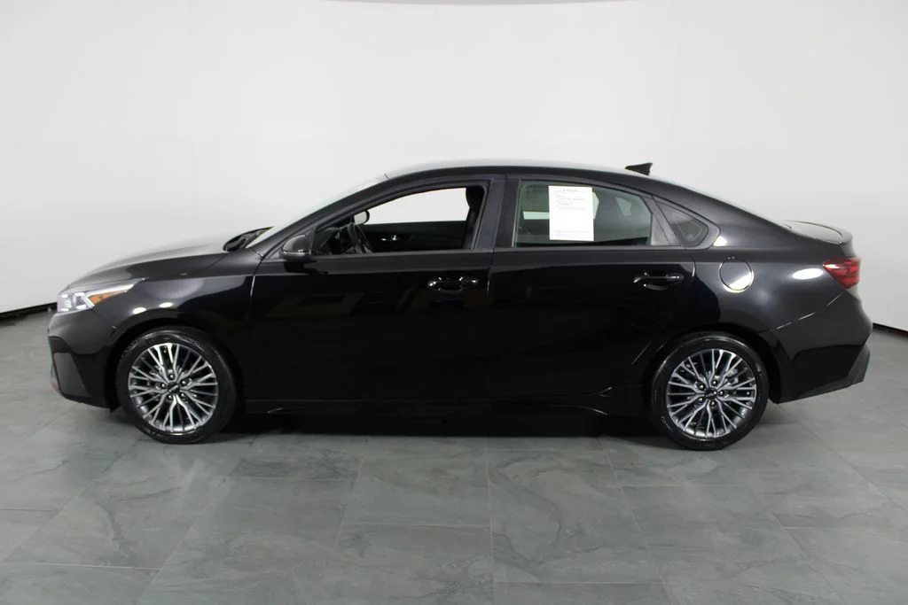 Used 2024 Black Kia GT-Line image 13