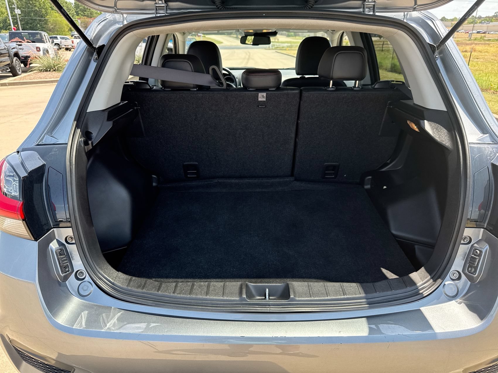 Used 2025 Gray Mitsubishi S image 23