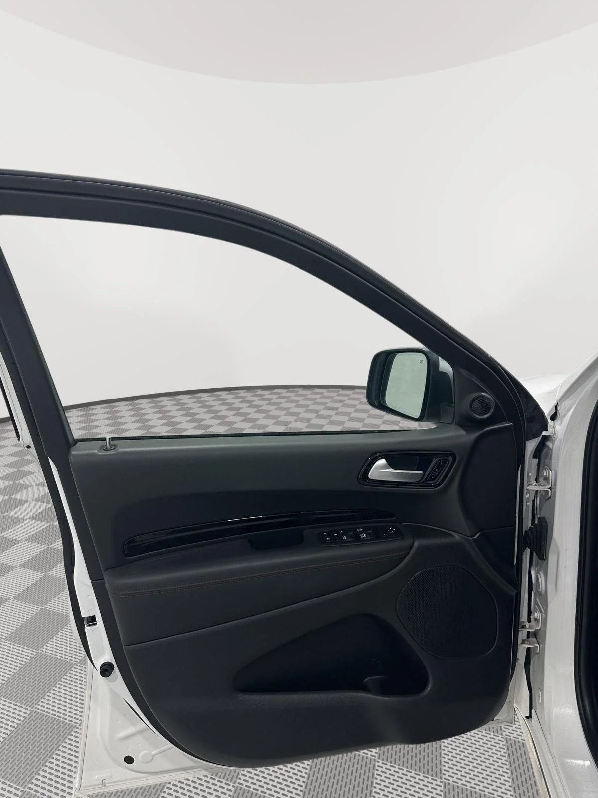 Used 2024 White Knuckle Dodge Citadel image 18