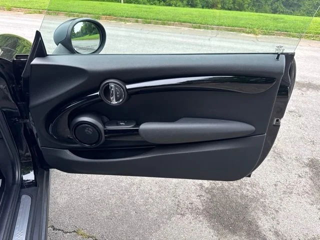 Used 2019 Black MINI Classic image 10